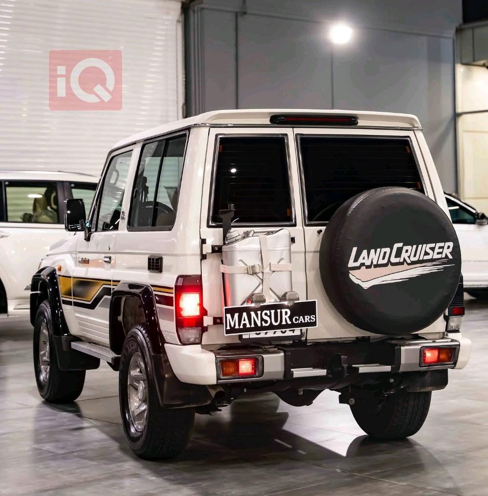 Toyota Land Cruiser 70